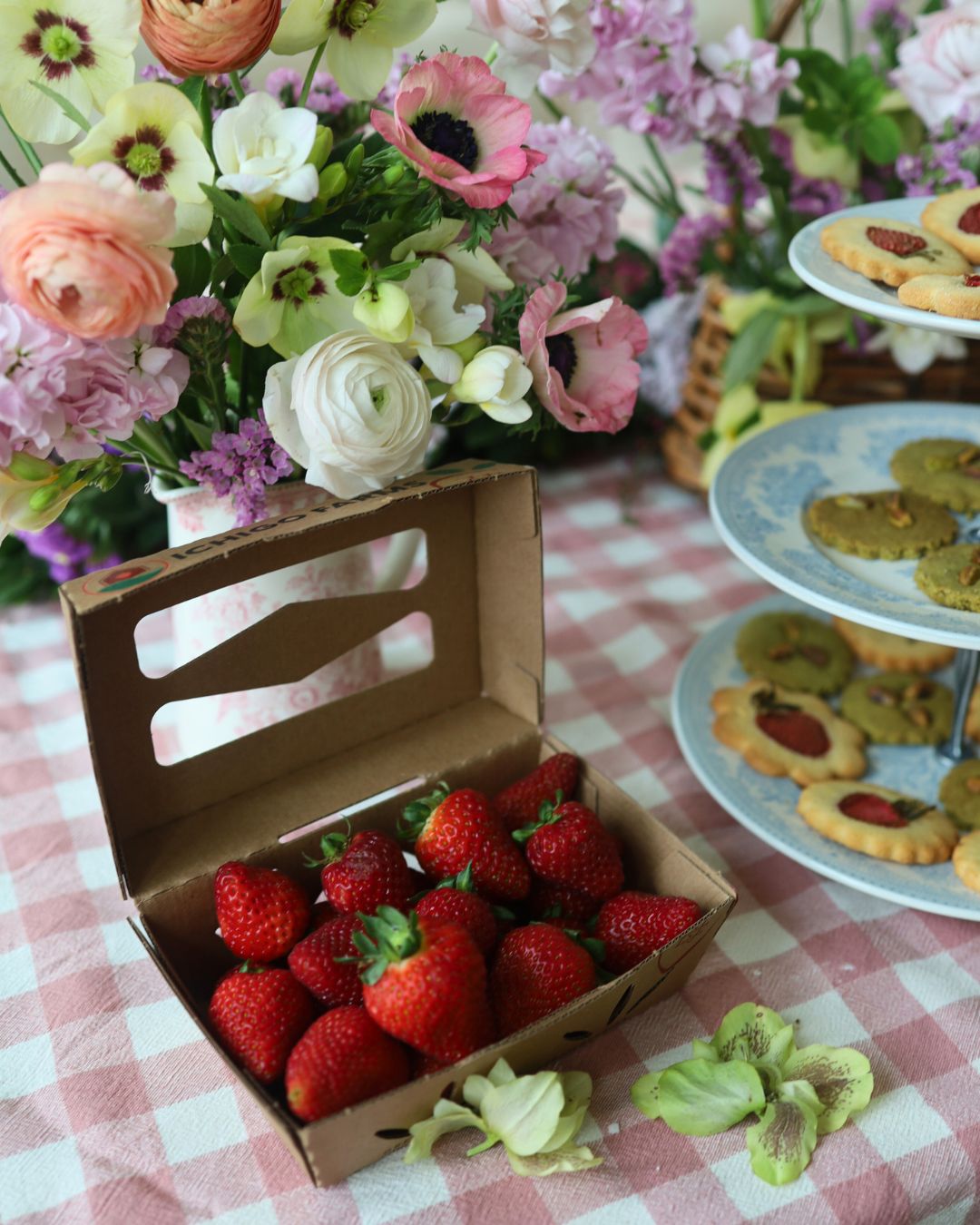 Berry Burrow: Japanese Strawberry Cookies