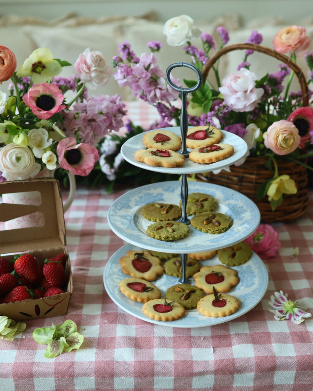Berry Burrow: Japanese Strawberry Cookies
